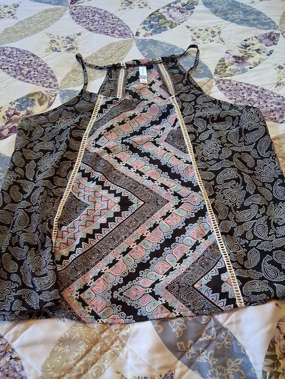 Xhilaration Paisley Halter Tank Top with Pink & White Accents. Sizr Medium